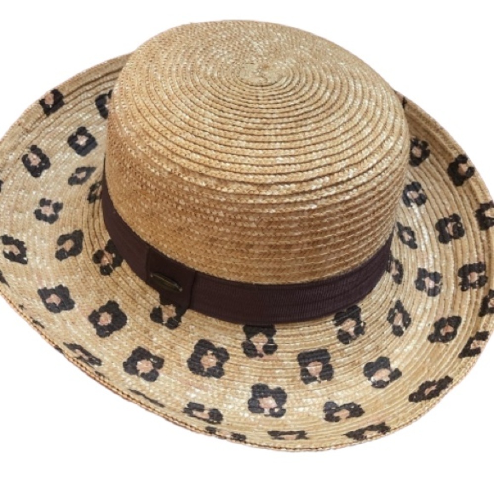 Liz Claiborne leopard print straw hat perfect on or off the beach